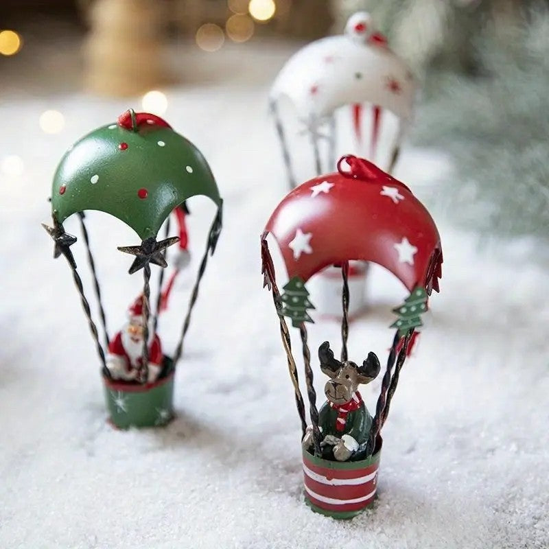 Figurina Brad Craciun, Ornament Suspendat Ren in Balon cu Aer Cald, Decoratiune Festiva din Metal, 11 x 5.5 x 5.5 cm, Rosu Inchis