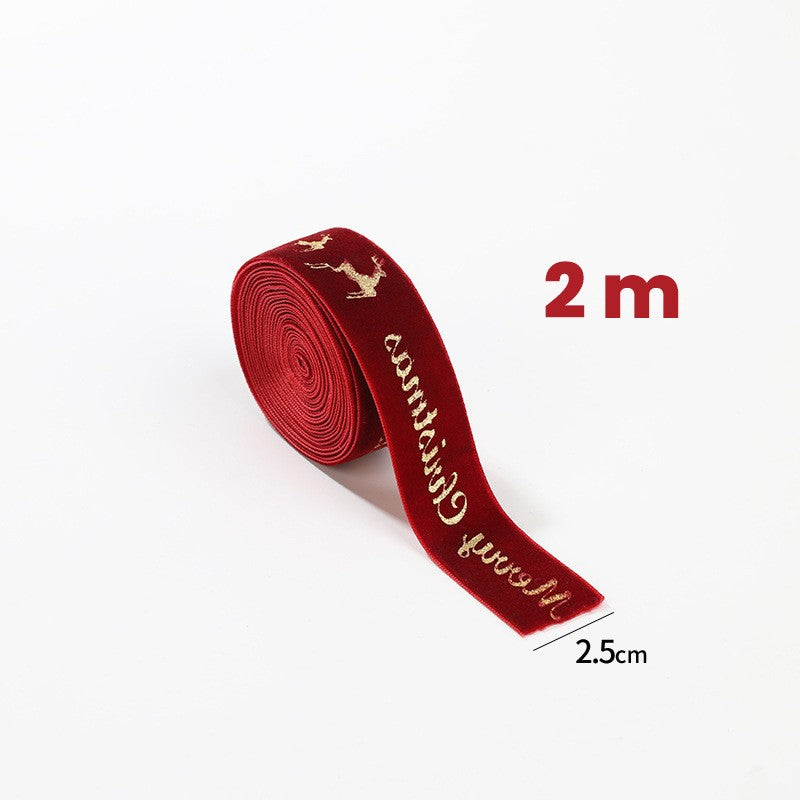Panglica Decorativa de Craciun, Ornament pentru Brad si Cadouri, Model Merry Christmas si Cerbi Aurii, Panza cu Aspect Catifelat, 200 x 2.5 cm, Rosu