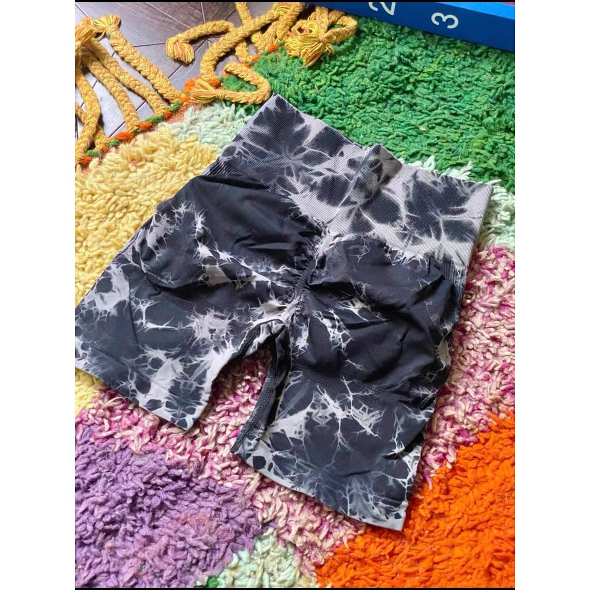 Pantaloni Scurti Fitness si Yoga Femei, Talie Inalta cu Efect Modelator si Push-Up, Material Elastic Squat Proof, Poliamida si Spandex, Gri, Marime M