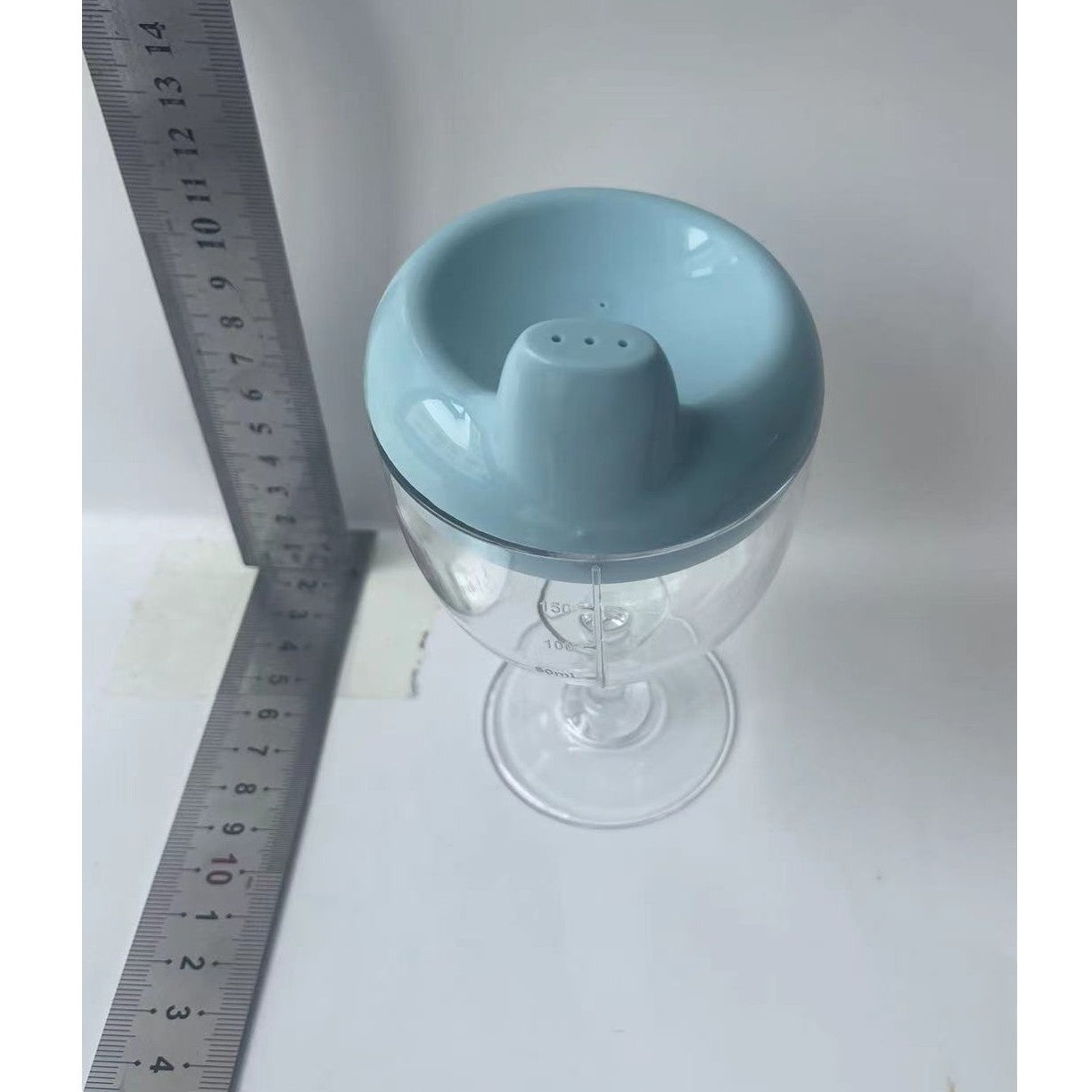 Pahar Educativ pentru Copii cu Cioc Antiscurgere si Gradatie, Plastic Rezistent Fara BPA, Tip Cupa cu Picior, 150 ml, Albastru, +3 Ani
