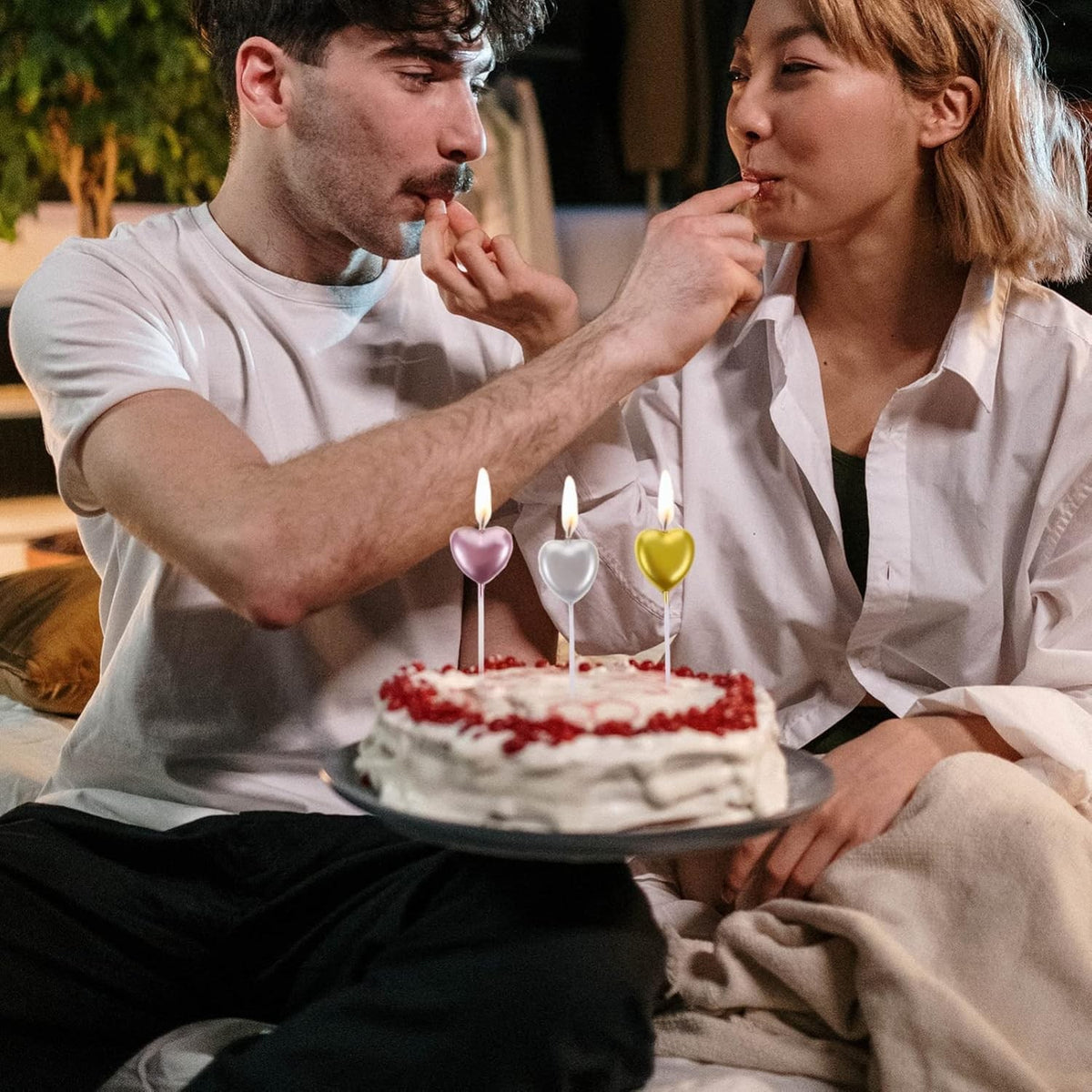 Lumânare De Tort În Formă De Inimă, Finisaj Lucios Cu Sclipici, Decor Aniversare Și Nuntă, Parafină Cu Suport, 8.5 x 3 cm, Argintiu