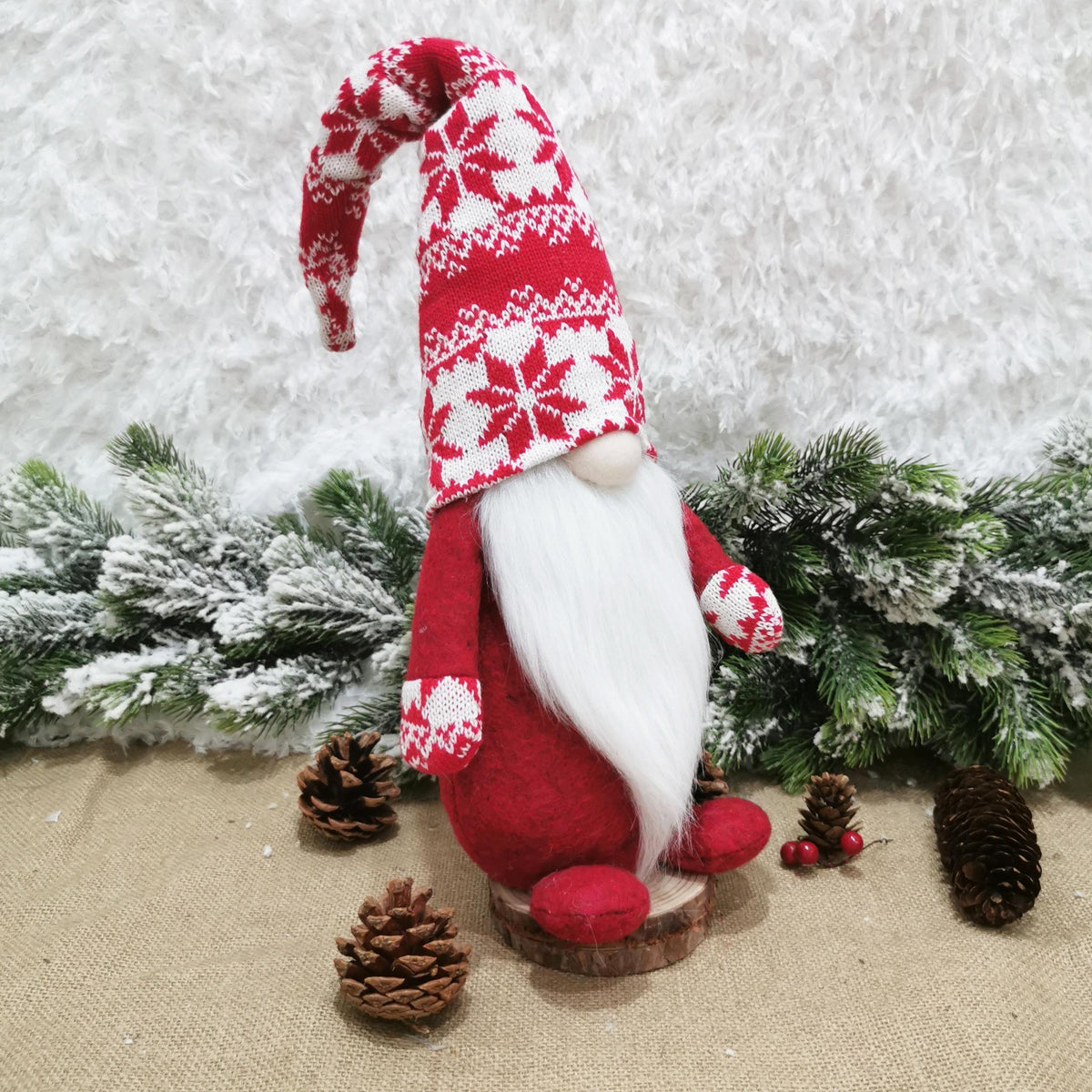 Figurina Decorativa Craciun, Spiridus Omul Padurii cu Barba Lunga, Ornament Stil Nordic, Poliester, Inaltime 47 cm, Rosu/Alb