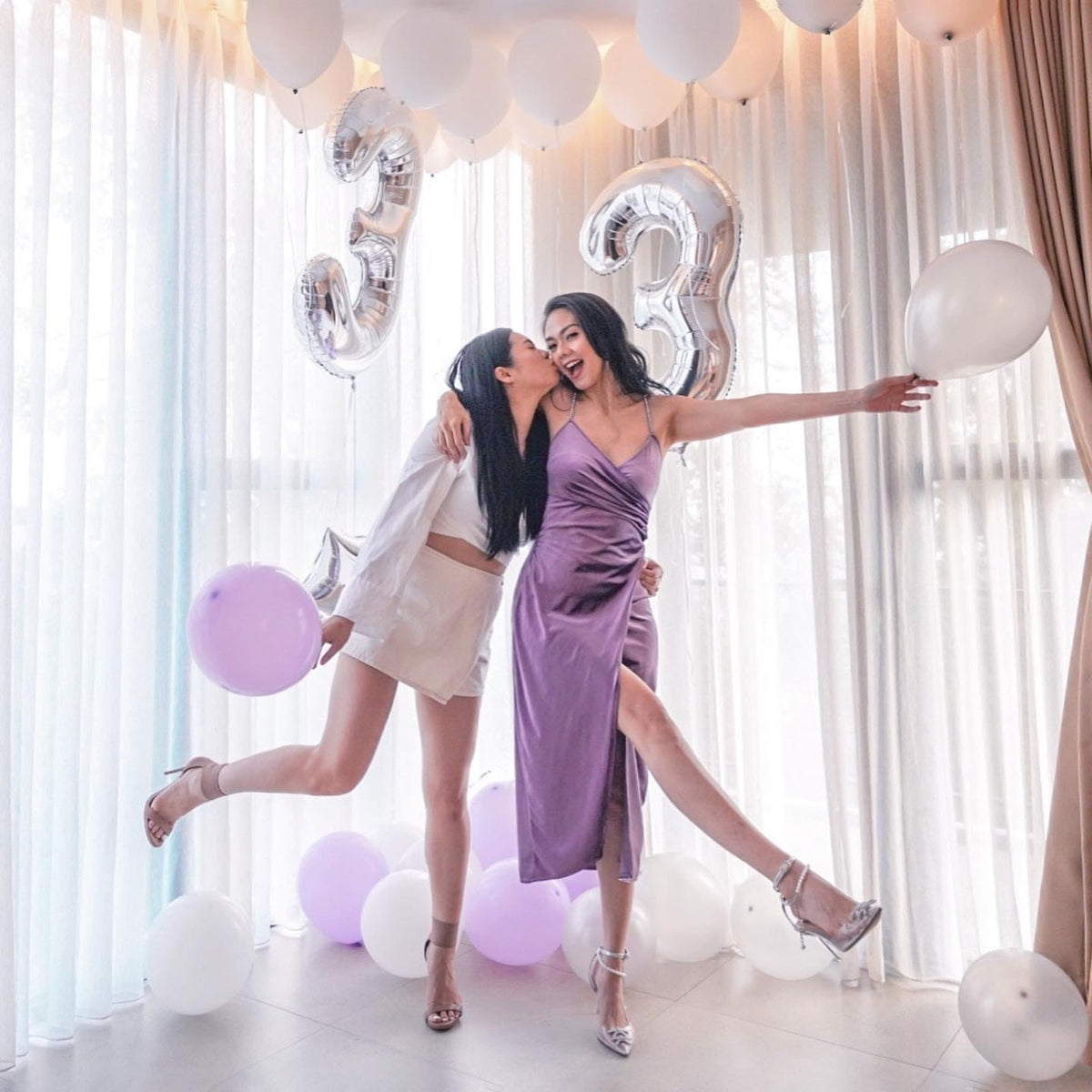 Balon din Folie Metalizata, Figurina Cifra 3 pentru Aniversare, Umflare cu Aer sau Heliu, Include Pai, 80 cm, Argintiu