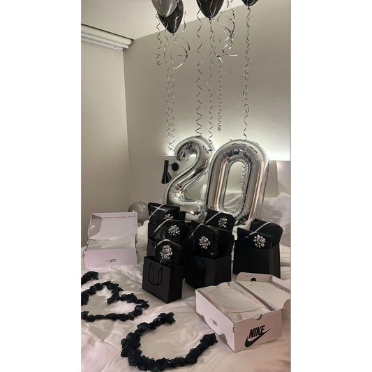 Balon Aniversar Cifra 0, Figurina din Folie Metalizata, Umflare Aer sau Heliu, Inaltime 80 cm, Pai Inclus, Argintiu