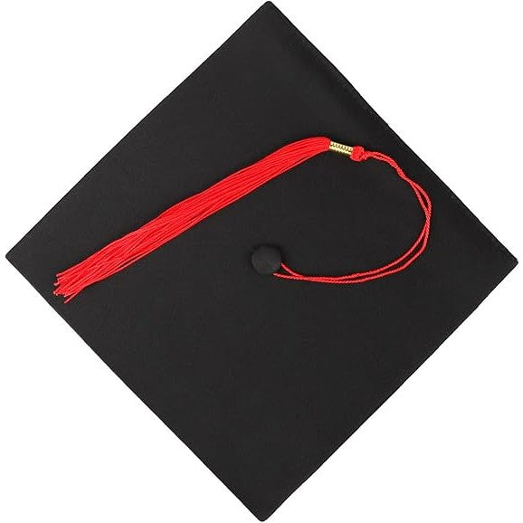 Toca Absolvire cu Snur Rosu, Design Clasic Reglabil, Poliester si Carton Rezistent, 25 x 25 x 1 cm, Negru, Marime Universala