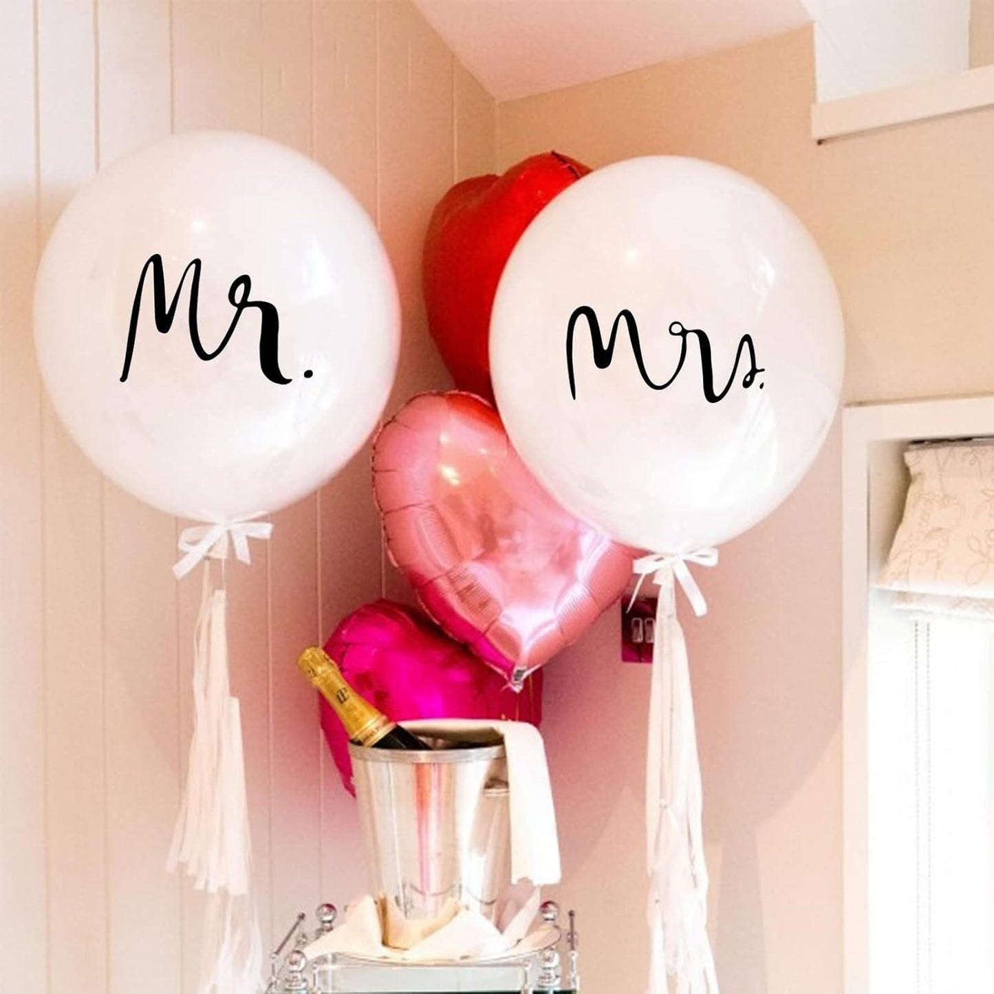 Set 2 Baloane Latex Jumbo Nunta, Imprimeu Mr si Mrs, Compatibile Aer sau Heliu, Biodegradabile, 45 cm, Alb