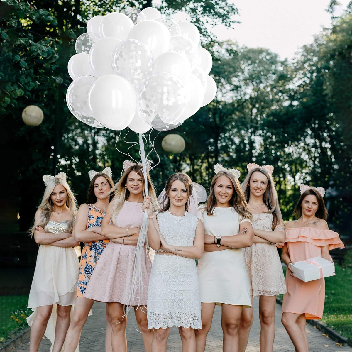Set 10 Baloane Party din Latex, Decoratiuni Petrecere cu Aer sau Heliu, Material Biodegradabil, 30 cm, 5 Alb si 5 Transparent cu Confetti