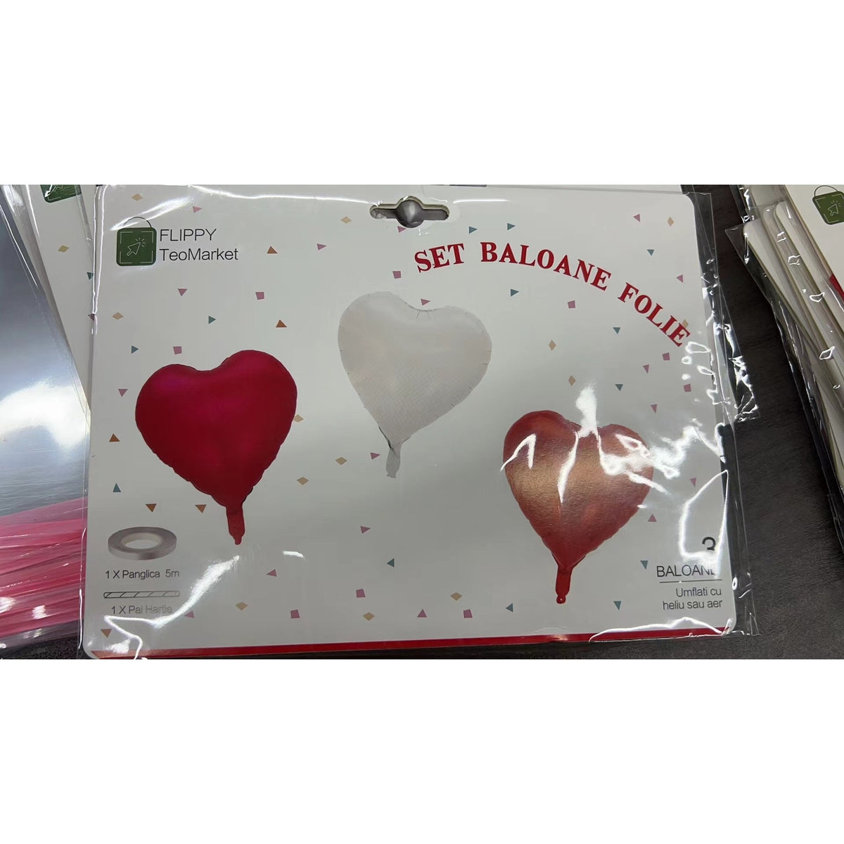 Set 3 Baloane Inimă din Folie Metalizată, Decoratiuni Ziua Îndrăgostiților, Umflare Aer sau Heliu, 45 cm, 2 Roșii și 1 Alb, cu Pai Inclus