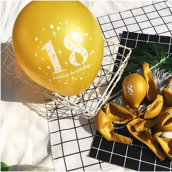 Set 18 Baloane Majorat, Model 18 Happy Birthday, Latex Metalizat si Confetti, Compatibile Heliu, 30 cm, Auriu/Negru/Transparent