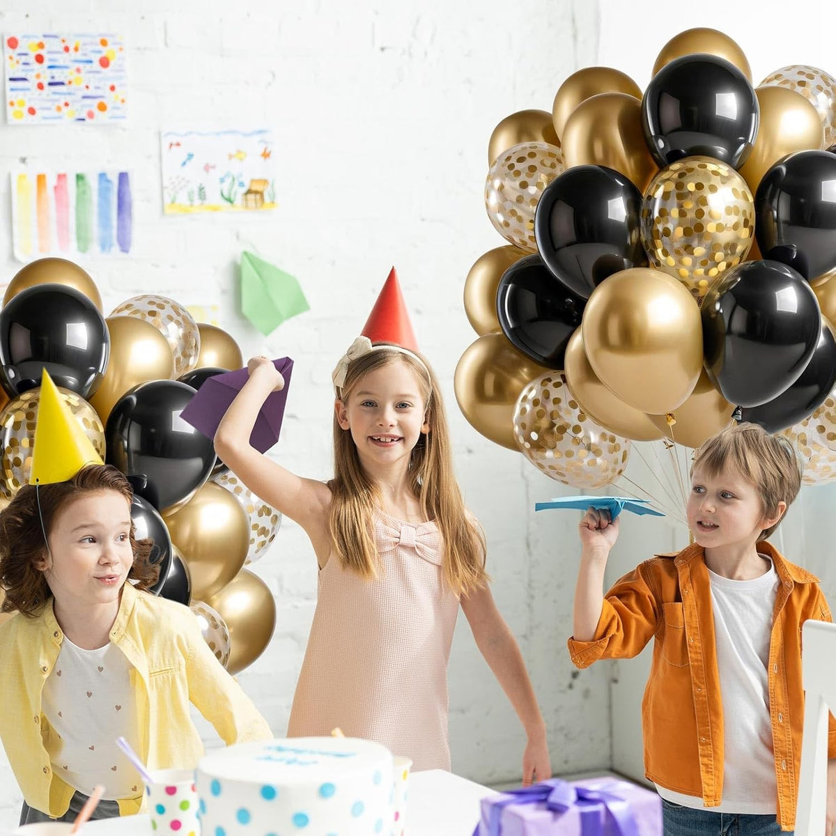 Set 16 Baloane Party din Latex și Confetti, Accesorii Decor Petrecere, Compatibile Aer sau Heliu, 30 cm, Auriu și Negru
