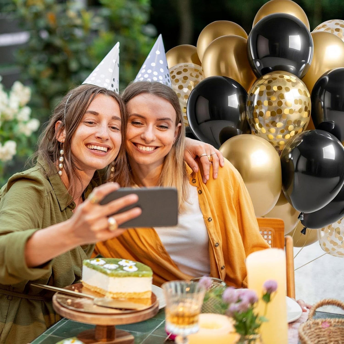 Set 16 Baloane Party din Latex și Confetti, Accesorii Decor Petrecere, Compatibile Aer sau Heliu, 30 cm, Auriu și Negru