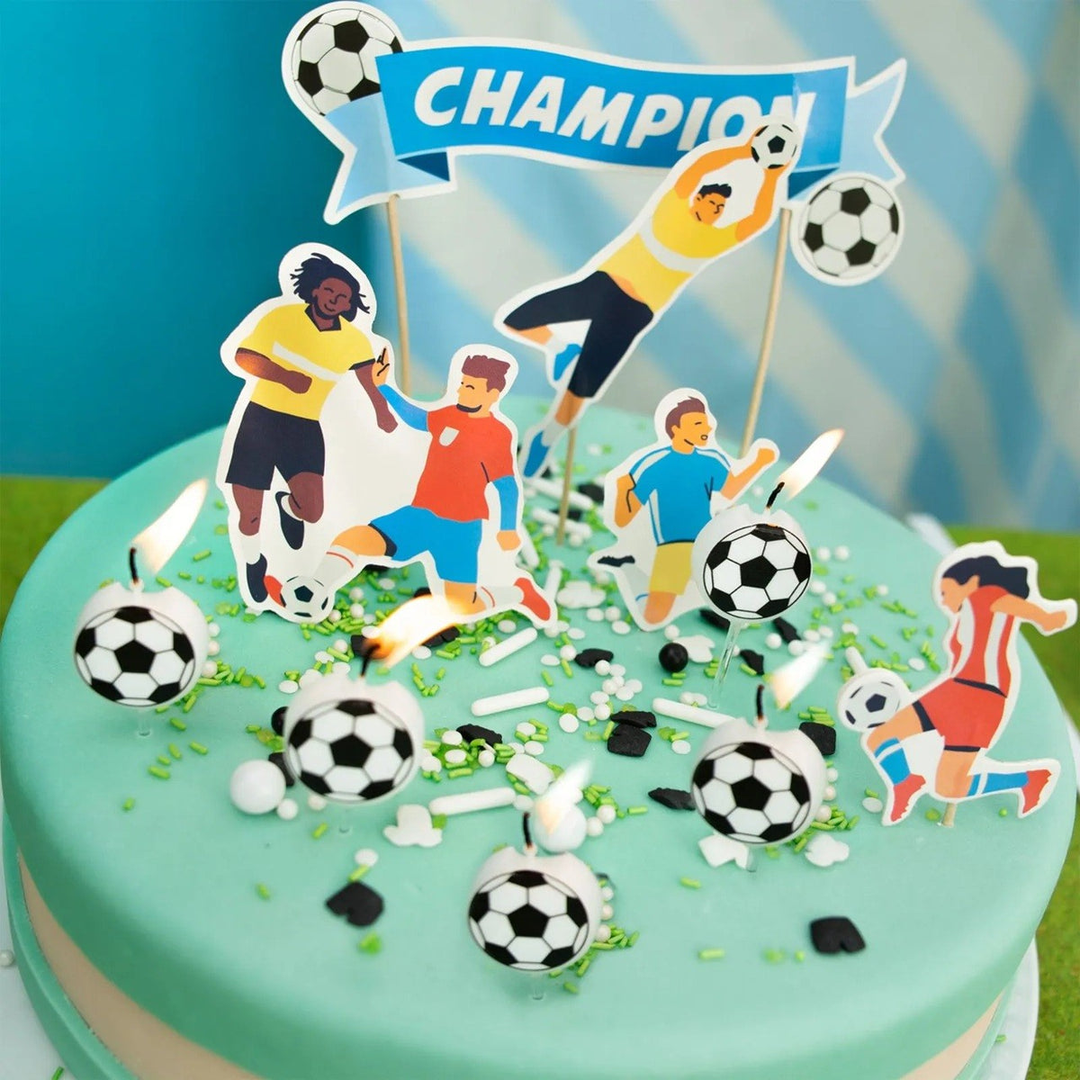 Set Lumanari de Tort, Model Mingi de Fotbal, Decoratiuni Aniversare Tematice, Parafina, 3.5 cm, Alb/Negru, 5 Bucati