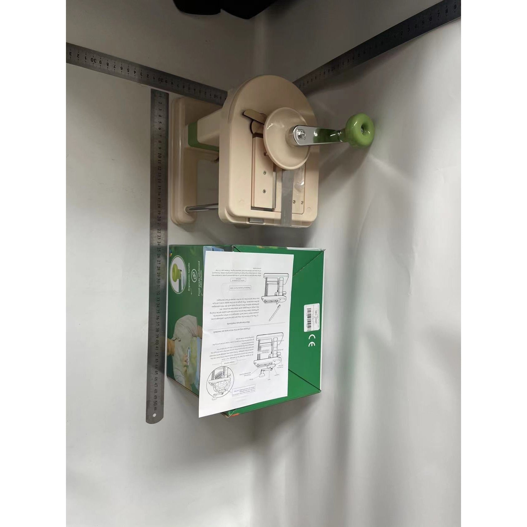 Masina Manuala pentru Maruntit Varza si Legume, Mecanism cu Maner Rotativ, 3 Lame din Inox, Corp din Plastic ABS, 20 x 20 x 15 cm, Alb