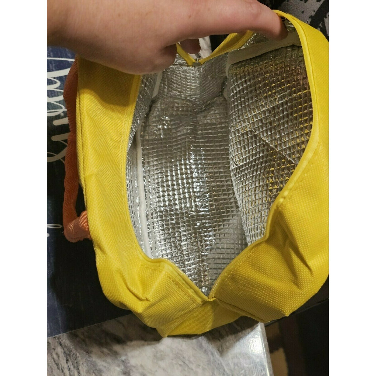 Geanta Termoizolanta pentru Pranz Copii, Imprimeu Dinozaur, Panza Oxford si Folie Aluminiu, Rezistenta la Apa, Albastru/Galben, 23x13x19 cm