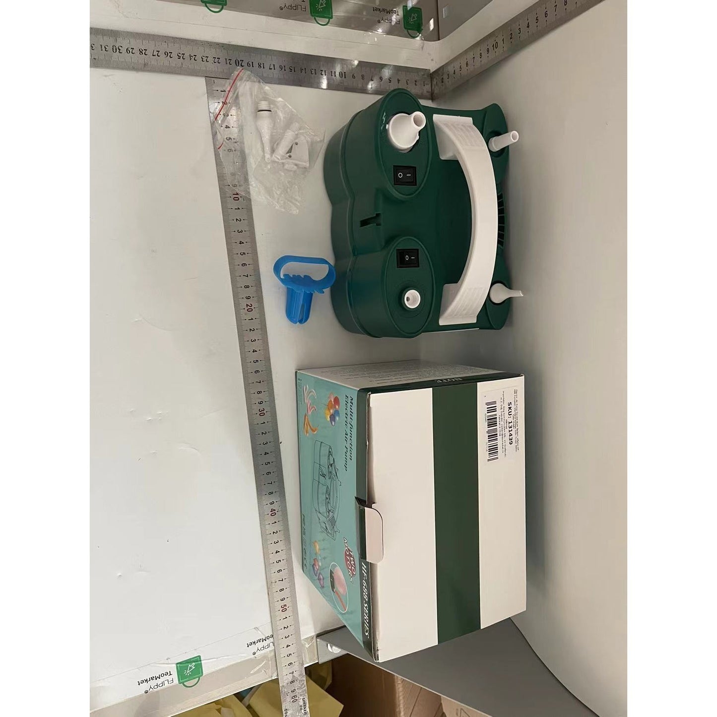 Pompă Electrică de Umflat Baloane, Compresor cu Două Orificii de Umflare și Accesorii, Putere 600W, Alimentare 220V, Verde