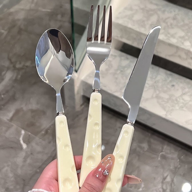 Set Tacamuri pentru Copii, Lingura Furculita si Cutit, Stil Italian cu Maner Forma Cascaval, Otel Inoxidabil si Plastic, 23 cm, 3 Piese, Auriu