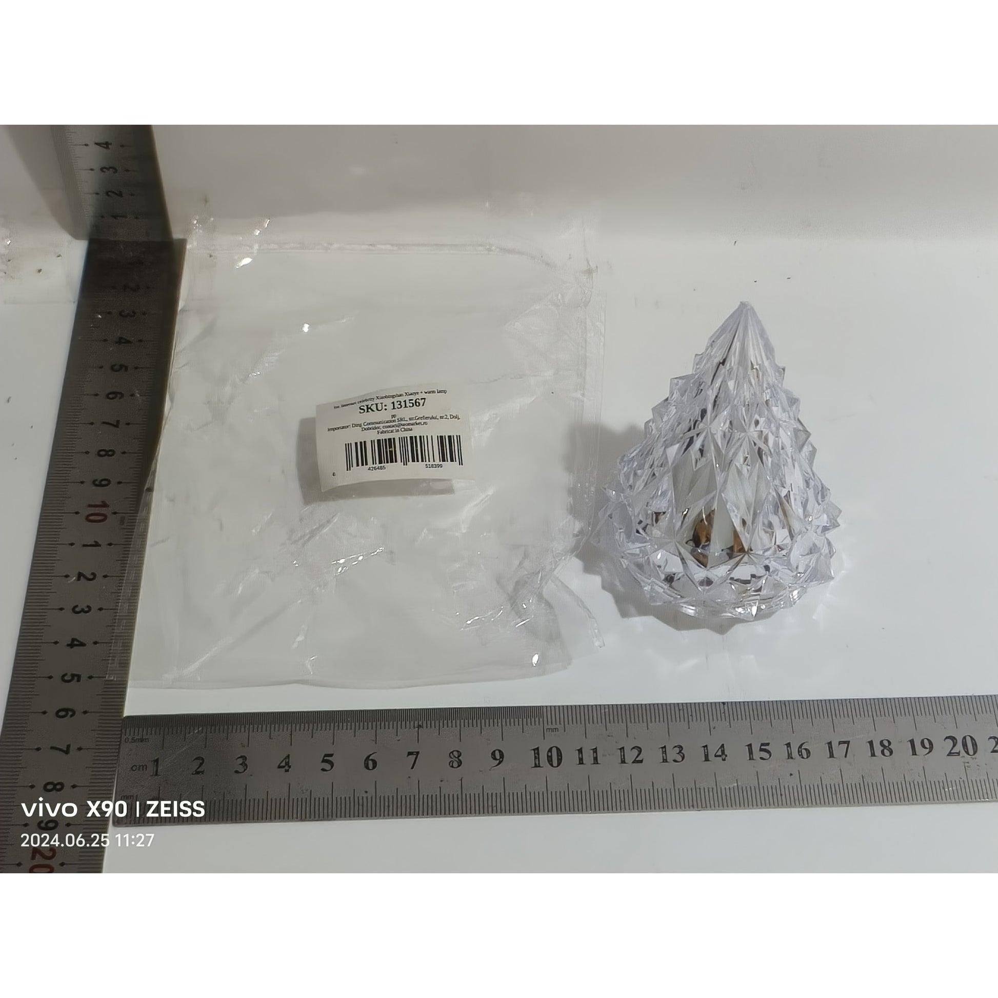 Lampa de Veghe Model Iceberg, Lumina Calda Ambientala, Design Modern Minimalist, Plastic Transparent, Alimentare cu Baterii, 6.5x8 cm