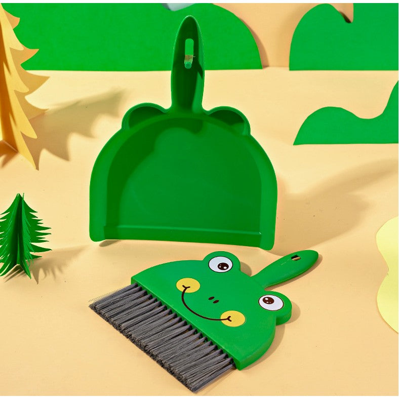Little Cleaner Set Mini Matura si Faras pentru Birou si Bucatarie, Design Broscuta, Plastic, 23 x 18 cm, Verde