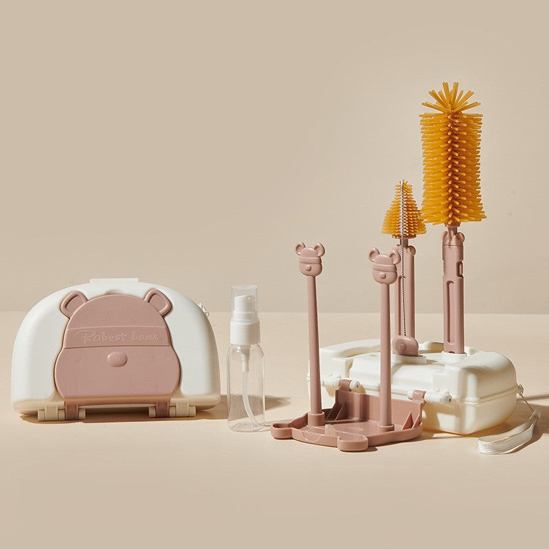 Set de Curatare Biberoane si Accesorii, Kit Portabil cu Suport de Scurgere si Perii din Silicon, pentru Tetine si Paie, 7 Piese, Model Ursulet, Maro, 16 x 11 x 5 cm