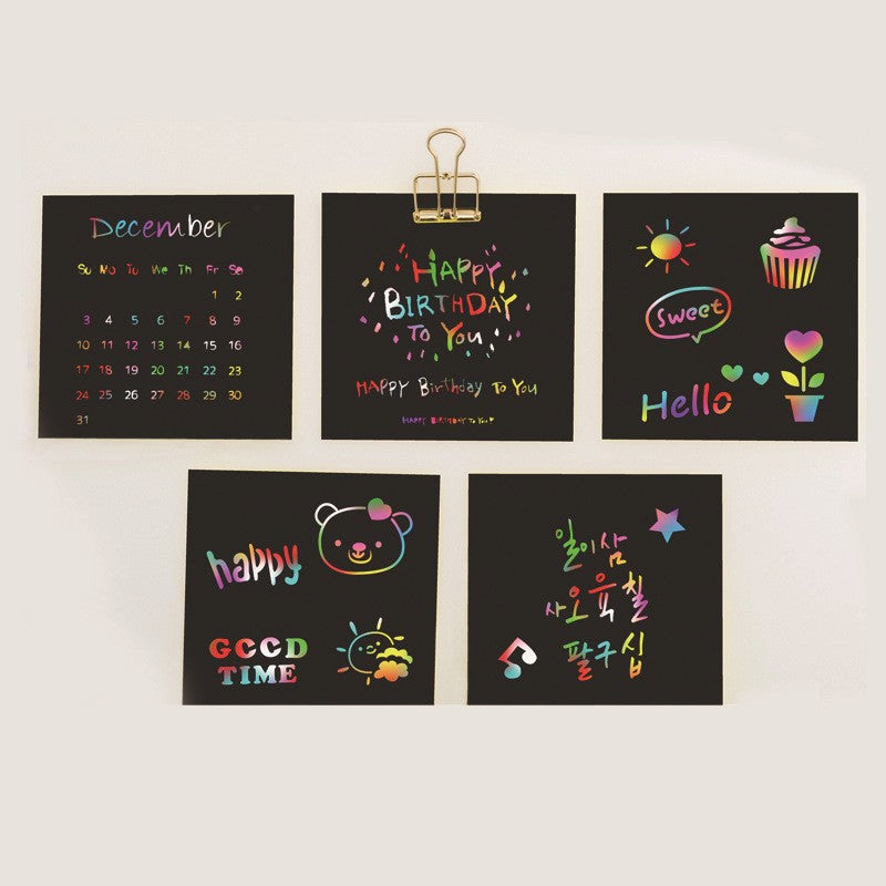 Set 100 Planse Razuibile Curcubeu, Hartie Magica pentru Desen si Activitati Creative, Include 2 Creioane Bambus si 2 Sabloane, 8.5 x 8.5 cm, Multicolor