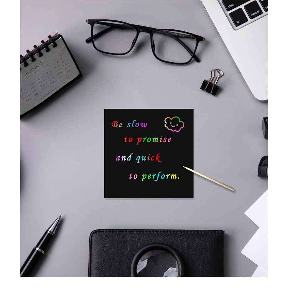 Set 100 Planse Razuibile Curcubeu, Hartie Magica pentru Desen si Activitati Creative, Include 2 Creioane Bambus si 2 Sabloane, 8.5 x 8.5 cm, Multicolor
