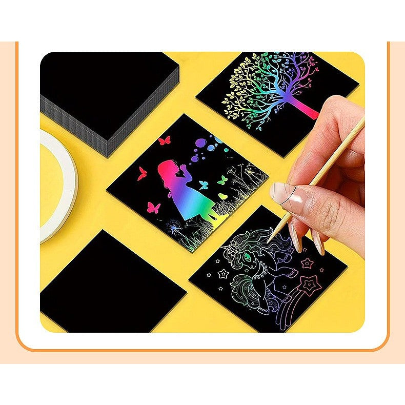 Set Hartie De Razuit Pentru Desen, Efect Magic Curcubeu Cu Strat Negru, Include 2 Creioane Lemn, Carton 250 g, 100 Bucati, 8.5 x 8.5 cm