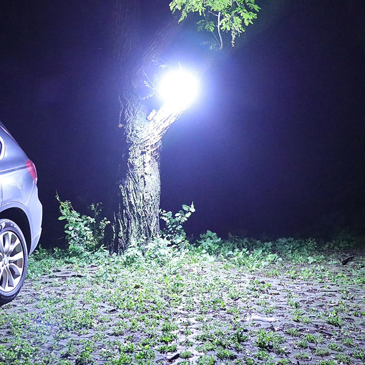 Lampa Portabila LED Camping, Incarcare Solara si USB, Acoperire 32 mp, Telecomanda, Afisaj Baterie, Rezistenta la Apa IP6, Aliaj Aluminiu, 6x9x11 cm, Alb