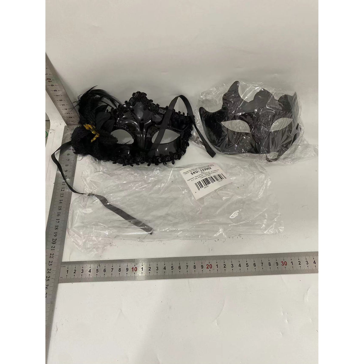 Set 2 Masti Carnaval pentru Cuplu, Accesorii Bal Mascat, Model Clasic cu Floare Laterala si Margele, Textura Mata, Marime Universala, Negru