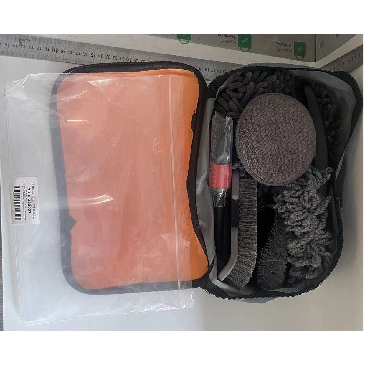 Set Curatare si Detailing Auto, 10 Piese cu Perii Jante, Manusa Microfibra, Lavete si Aplicator Ceara, Plastic si Nanofibra, cu Geanta Depozitare, Gri