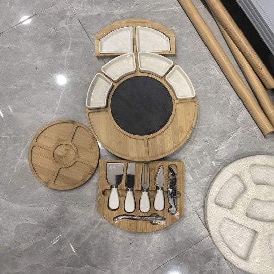 Set Complet Platou Branzeturi si Aperitive, Design Rotund cu Placa Ardezie si Accesorii Vin, Lemn si Ceramica, 18 Piese, Maro