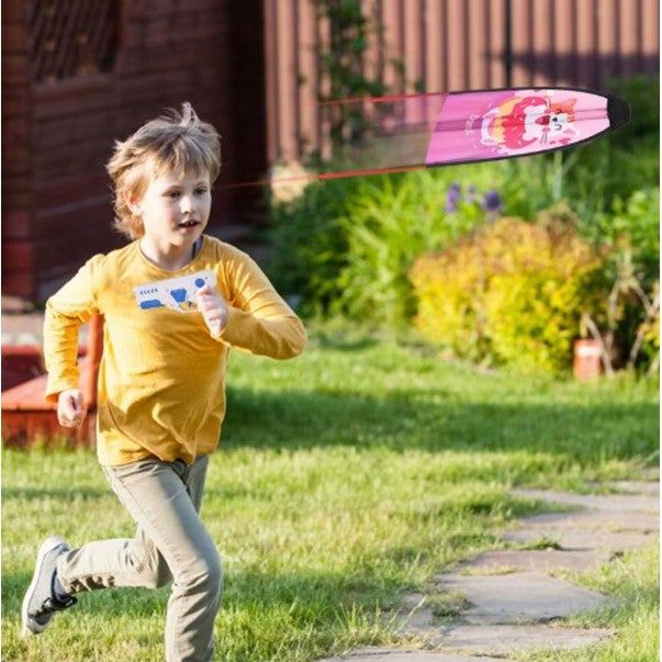 Set Jucarie Interactiva Pistol de Catapultare si Zmeu Pisicuta, Raza 6m, Design Aerodinamic Impermeabil, Plastic si Panza, Varsta +8 Ani, Multicolor, 2 Piese