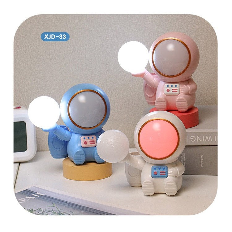 Lampa de Veghe 2-in-1 pentru Copii, Model Astronaut cu Ascutitoare si Suport Depozitare, Lumina LED, Incarcare USB, Material ABS, Multicolor, 12 x 7 x 11 cm
