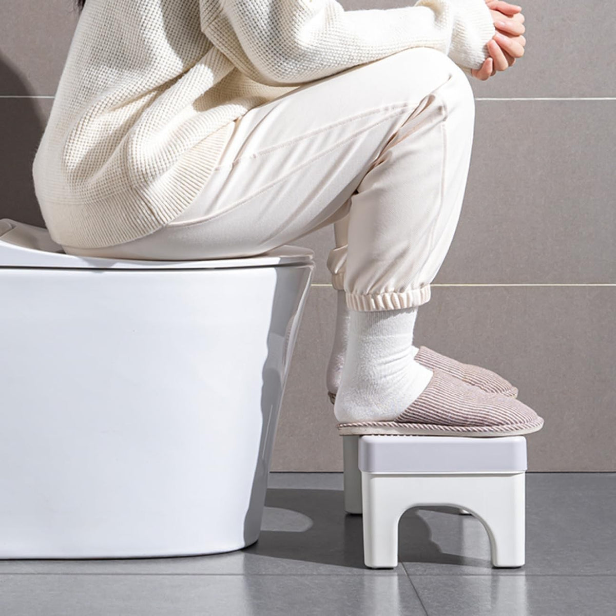 Scăunel WC Pentru Poziție Corectă la 35 Grade, Suport Picioare Antiderapant pentru Constipație și Hemoroizi, Inălțător Toaletă Copii și Adulți, Plastic PP, 38x22x17 cm, Gri