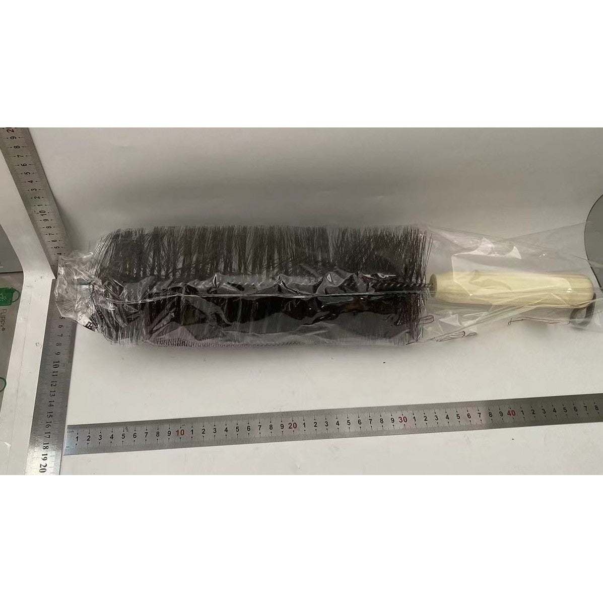 Perie Multifuncțională 2 în 1 pentru Curățarea Prafului, Cap Flexibil cu Burete și Peri PET, Sistem de Agățare, ABS, 38 x 11 cm, Crem