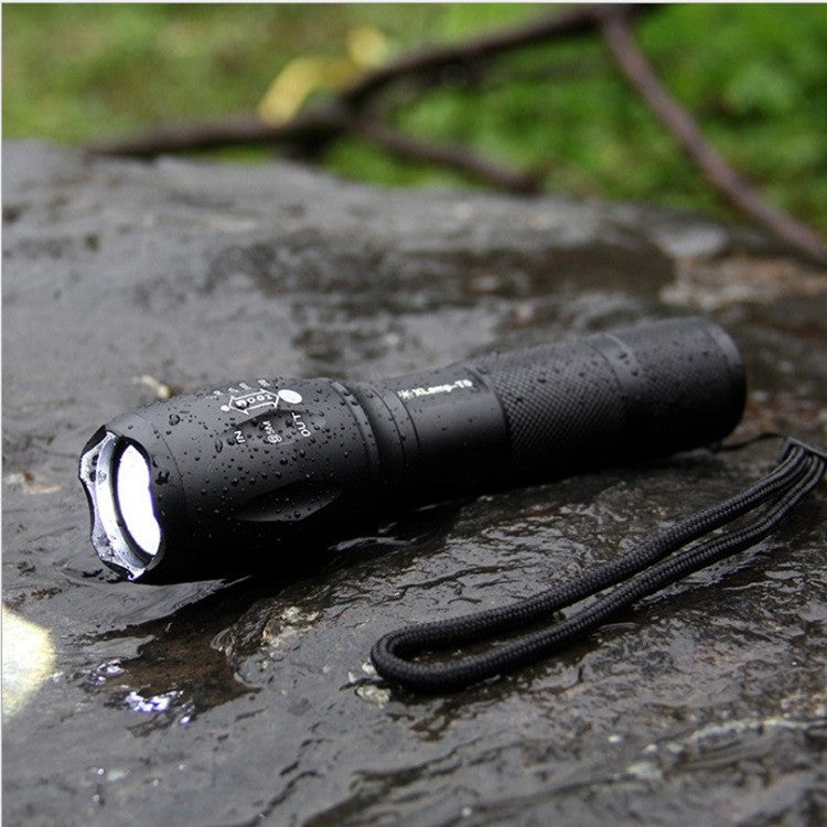 Lanterna LED Reincarcabila cu Functie Power Bank, Zoom Telescopic, Raza 300m, 5W, 500 Lumeni, Rezistenta IP44, Model T9, Negru
