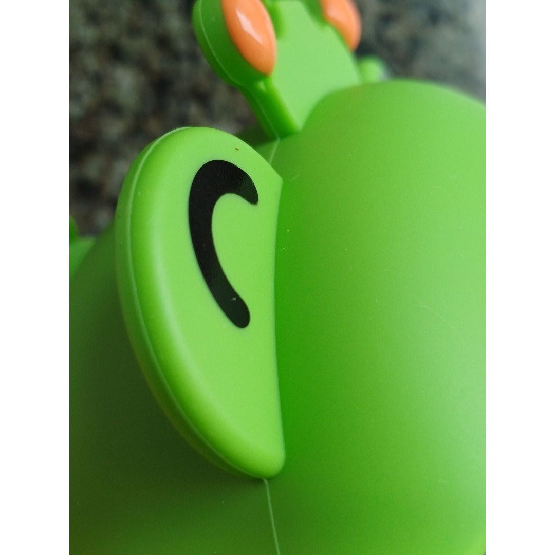 Set Diversificare Bebelusi, Bol cu Ventuza si Tacamuri, Model Broscuta, Silicon Alimentar si Otel Inoxidabil, 3 Piese, 300 ml, Verde