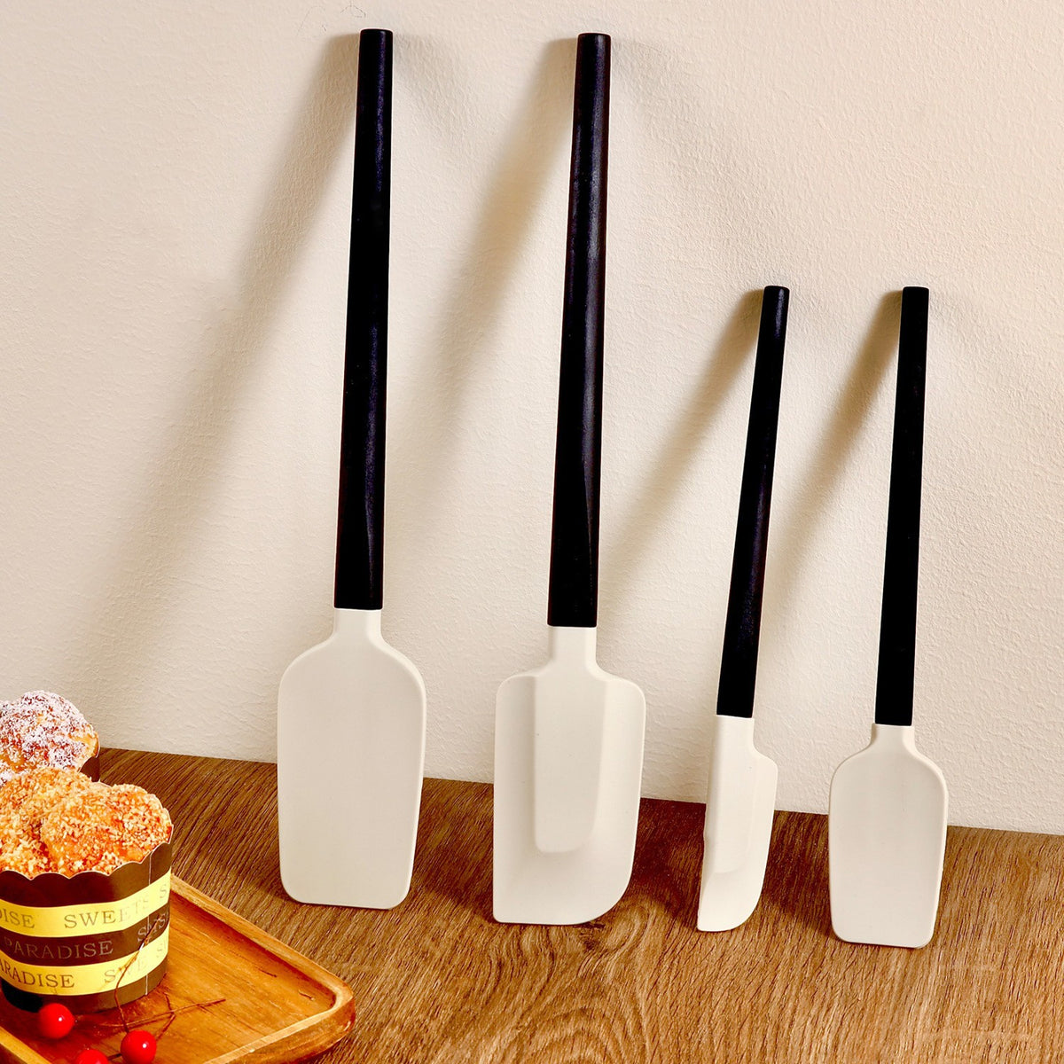 Set 4 Ustensile Bucatarie, Spatule pentru Gatit si Amestecat, Silicon si Lemn, Termorezistente si Antiaderente, Alb-Negru