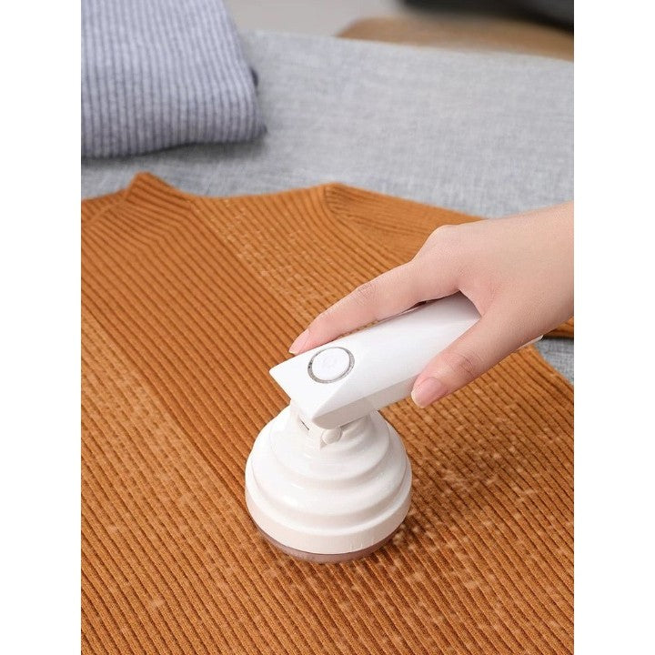 Aparat Curatat Scame, Trimmer pentru Par si Praf, Lame Otel Inoxidabil, Maner Flexibil si Ergonomic, Incarcare USB, 13x8 cm, Alb