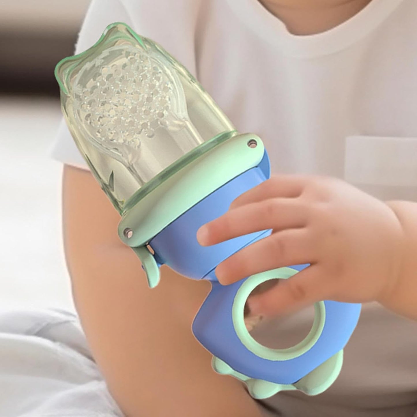 Suzeta pentru Fructe si Legume, Dispozitiv de Hranire cu Maner Ergonomic si Capac Protectie, Silicon Alimentar Fara BPA, Tetina 2 mm, 4 Luni+, Albastru