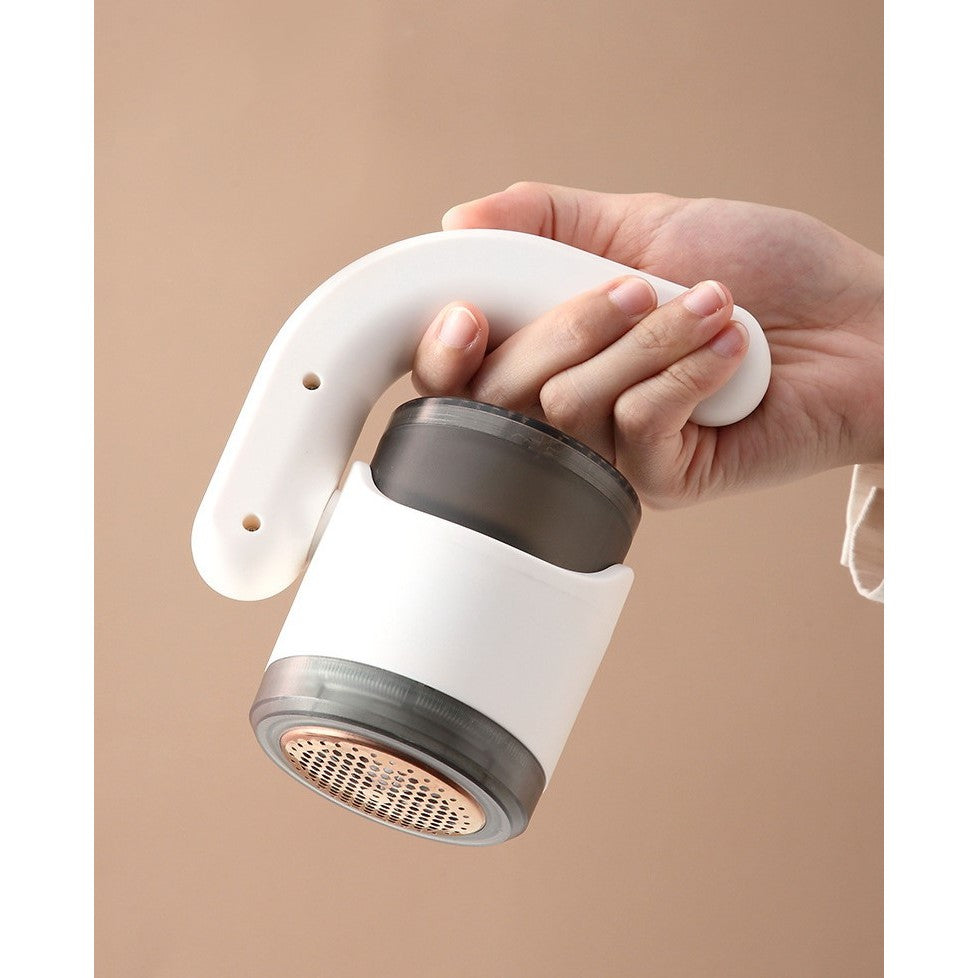 Aparat Pentru Curatat Scame, Par si Praf, Lame din Otel Inoxidabil, Lumina LED, Compartiment Colectare, Maner Reglabil, Design Ergonomic, 11x10.5x8.7 cm, Alb