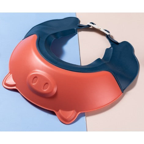 Viziera de Protectie Baie pentru Copii si Bebelusi Fippy, Protectie Ochi si Urechi Impotriva Samponului, Banda Ajustabila, TPE si Silicon, Model Purcelus, 23x23 cm, Rosu