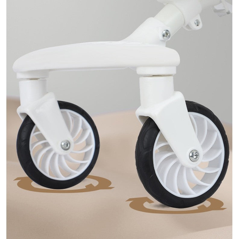 Cărucior Sport 3 în 1, Reversibil și Pliabil, Șezut Ajustabil cu Poziție de Somn, Tavită Masă și Suport Pahar, Cadru Metalic cu Roți Pivotante 360°, 6-36 Luni, 32x63x95 cm, Alb, Model Ursulet