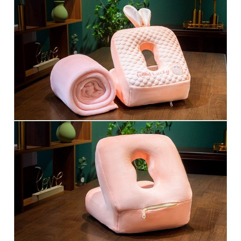 Set 2in1 Patură Microfibră și Pernă Ergonomică pentru Birou sau Călătorii, Model Iepuraș, Microfibră și Pluș, Roz, Patură 1x1.7 m, Pernă 30x35x30 cm