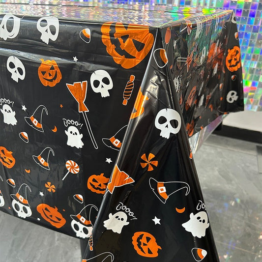 Față de Masă Halloween, Imprimeu Tematic Boo, Folie Plastifiată PET Rezistentă la Lichide, 137 x 183 cm, Negru