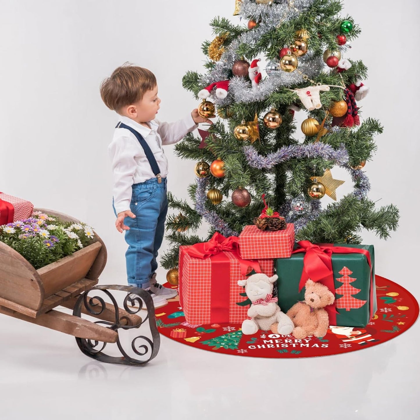 Covoras pentru Brad de Craciun, Model Mos Craciun cu Fundite de Prindere, Tesatura Pufoasa, Rosu, Diametru 90 cm