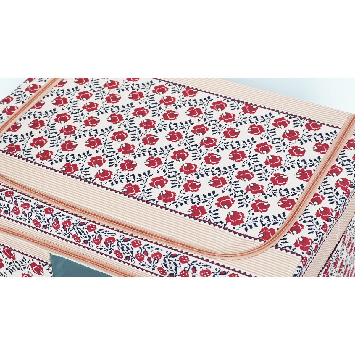 Cutie Depozitare Pliabila pentru Haine si Lenjerie, Cadru Metalic si Fermoar Bidirectional, Fereastra Transparenta, Bumbac si In, 66 L, 52 x 42 x 39 cm, Motiv Traditional Model 7