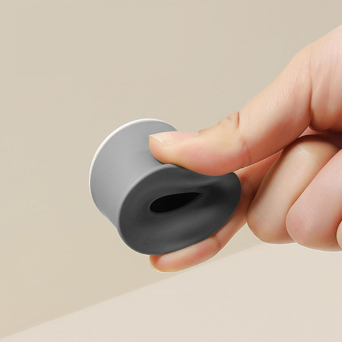 Opritor de Usa Anti-Coliziune, Protectie Perete cu Prindere Autoadeziva, Silicon Flexibil si Silentios, Model Magician, 4 x 8.5 cm, Gri