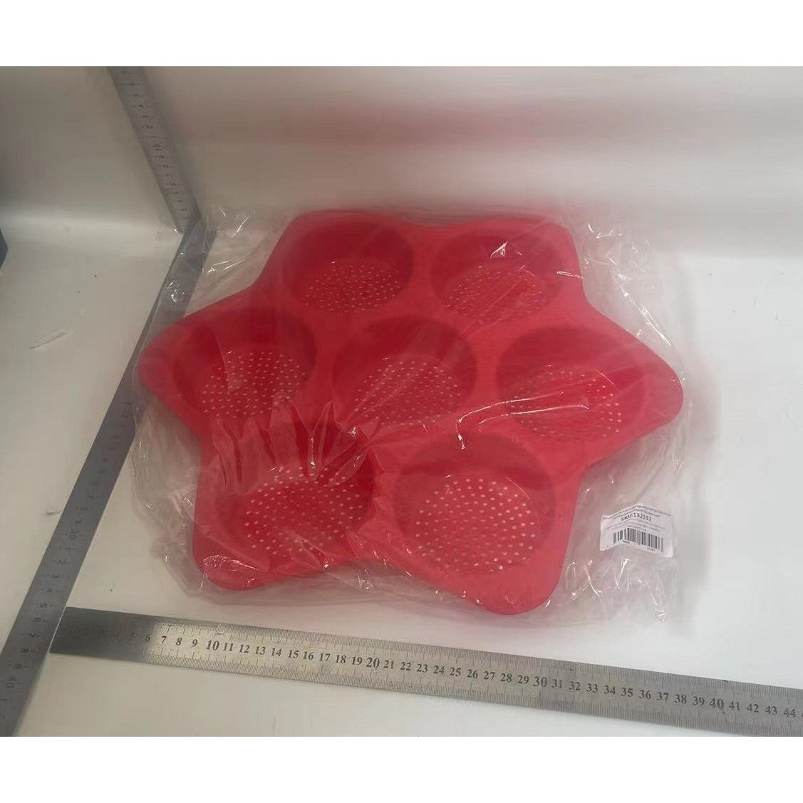 Tava Silicon pentru Copt cu 7 Forme Rotunde, Matrita Antiaderenta pentru Burgeri si Prajituri, Rezistenta la Temperaturi Inalte, Silicon Alimentar, 38.5 x 4 cm, Rosu