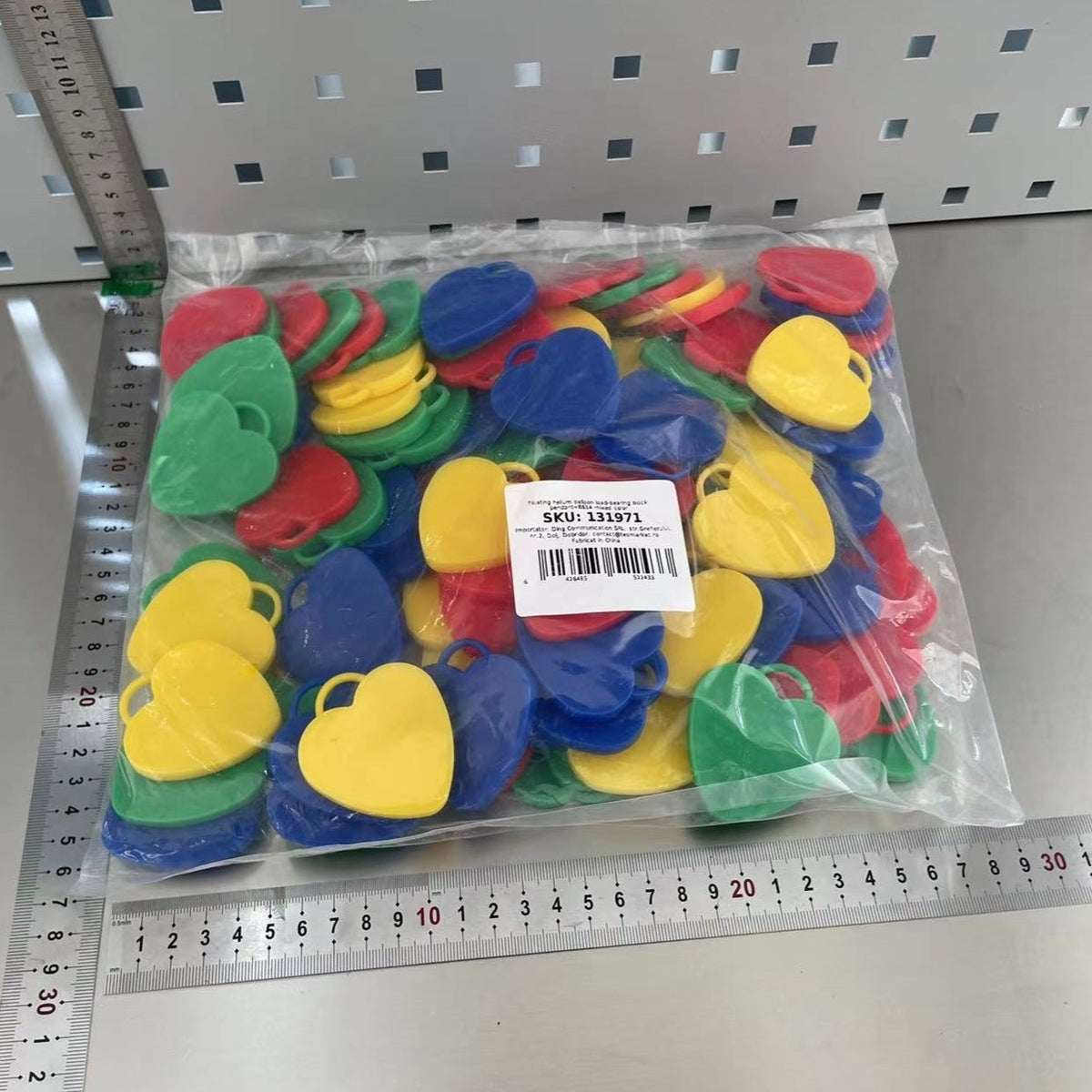 Set 4 Greutati pentru Baloane cu Heliu, Pendule de Fixare in Forma de Inima, Plastic Rezistent, 8 grame per Bucata, Multicolor, 4 Bucati