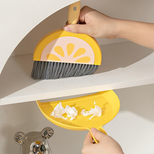 Little Cleaner, Set Mini Matura si Faras pentru Birou si Bucatarie, Design Lamaie, Plastic, 23 x 18 cm, Galben-Portocaliu